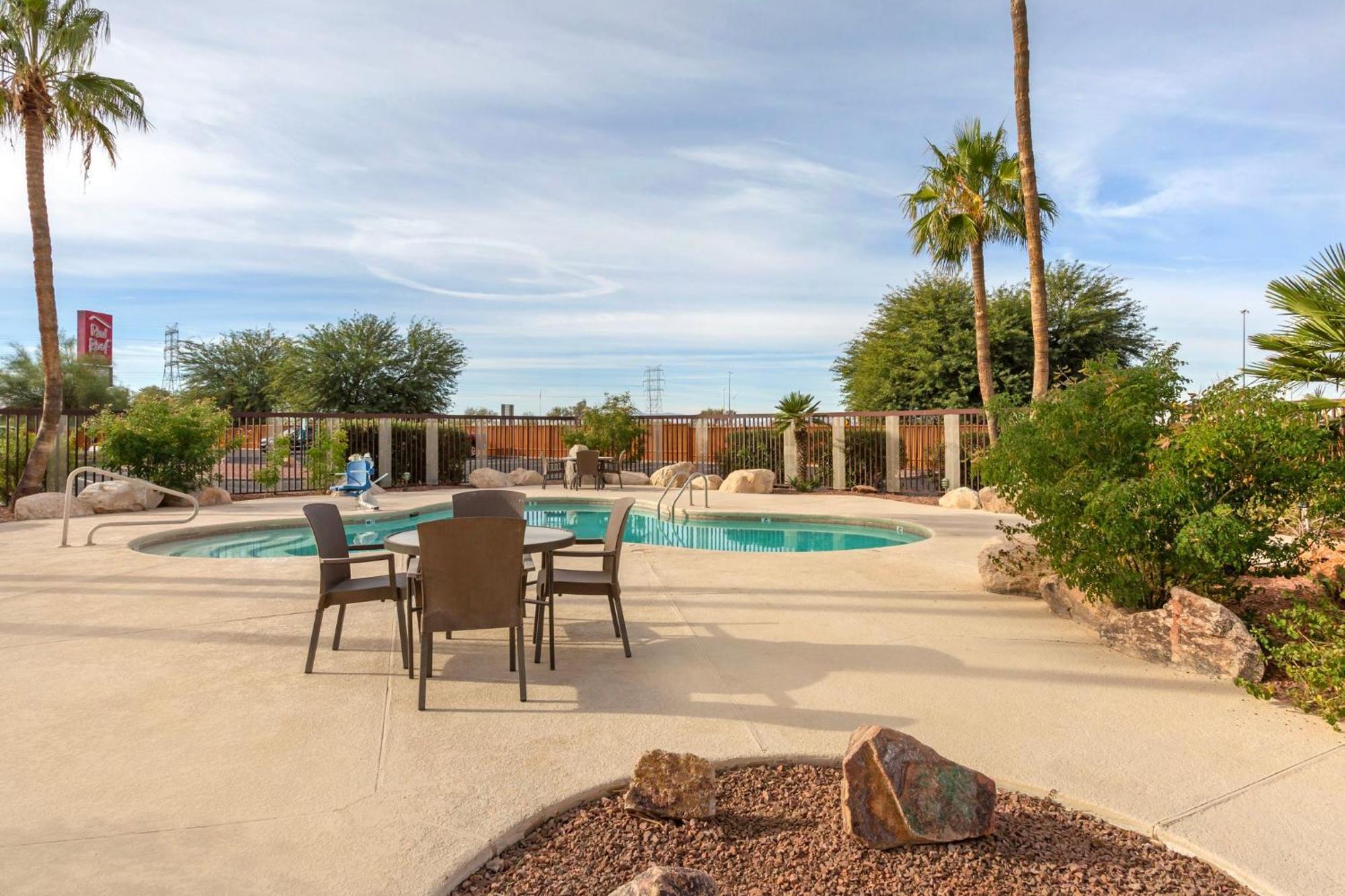 Red Roof Inn Tucson South - Airport Exterior photo